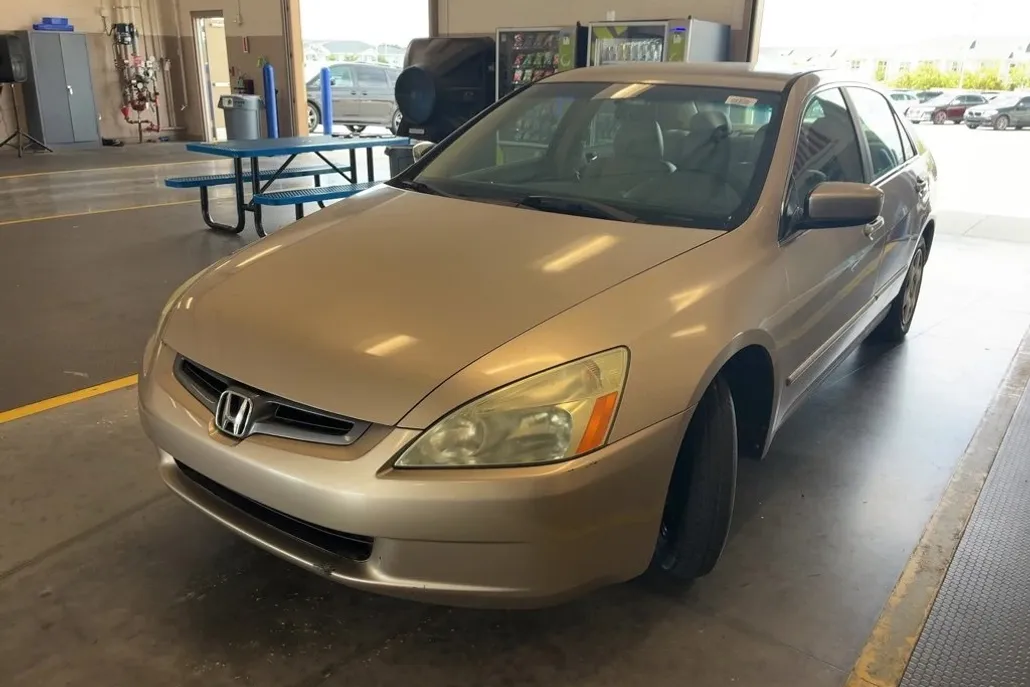 2005 Honda Accord LX photo 1