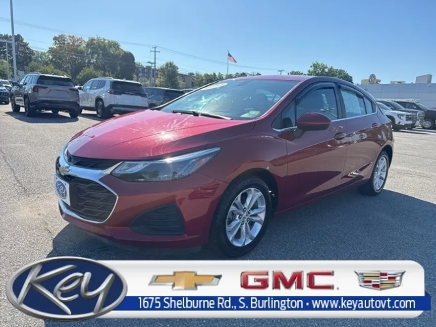 2019 Chevrolet Cruze LT photo 1