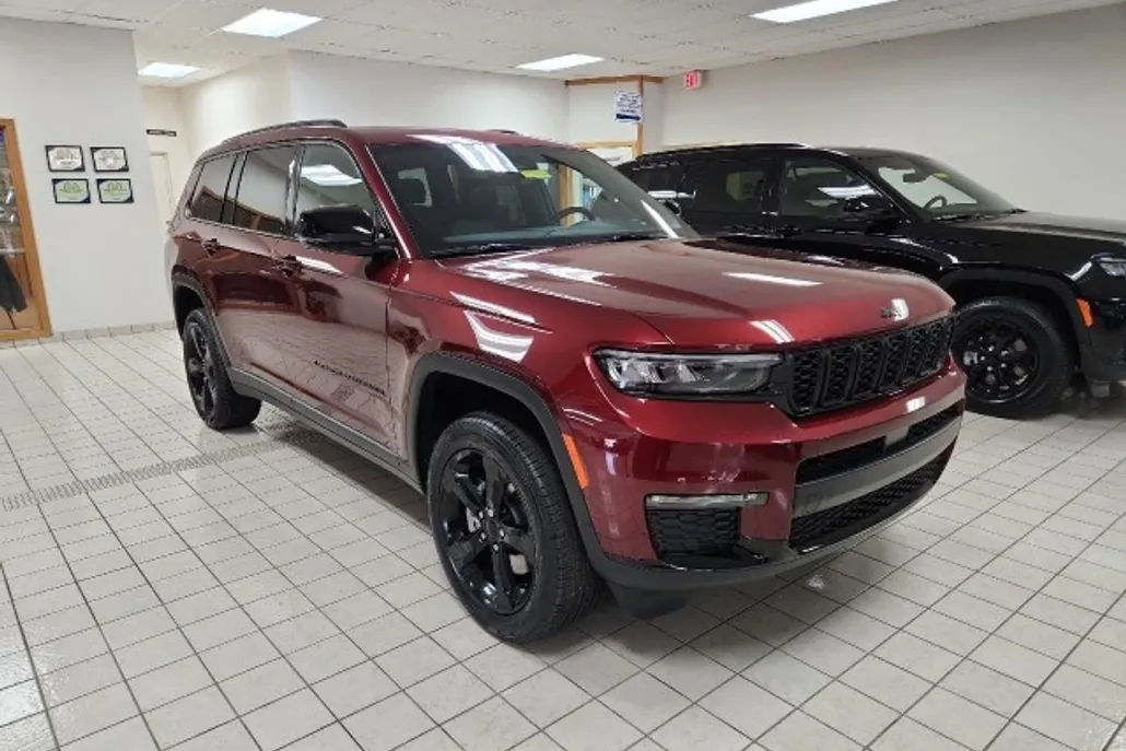 2025 Jeep Grand Cherokee Limited photo 1