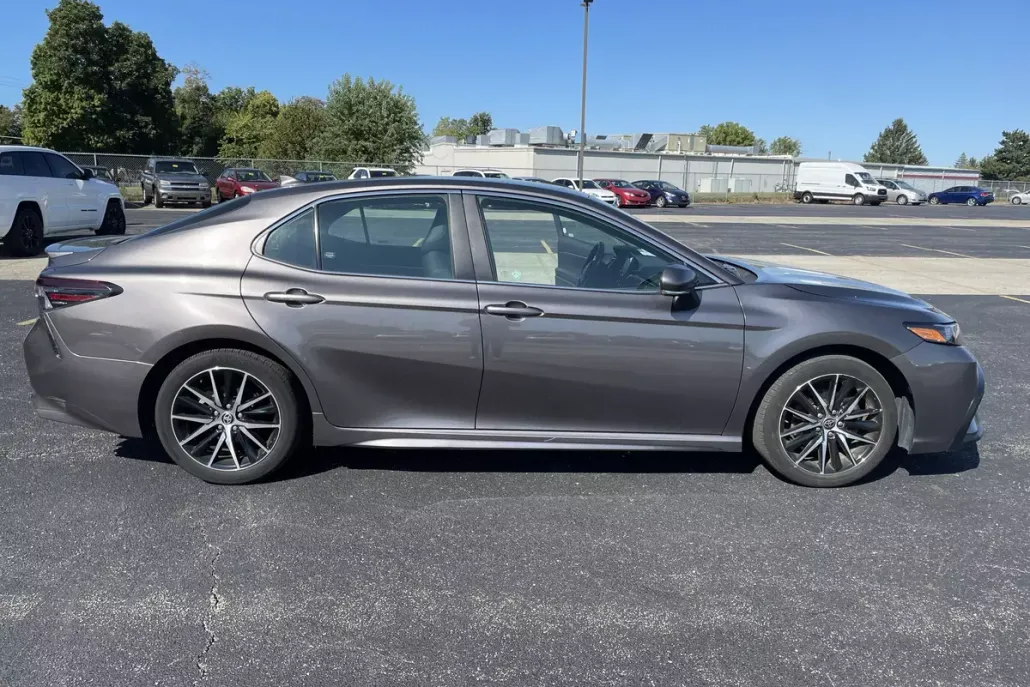 2024 Toyota Camry SE photo 1