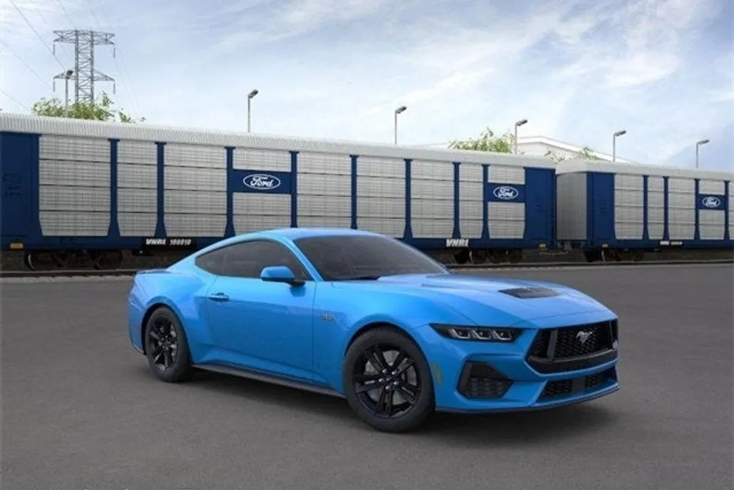 2025 Ford Mustang GT photo 1