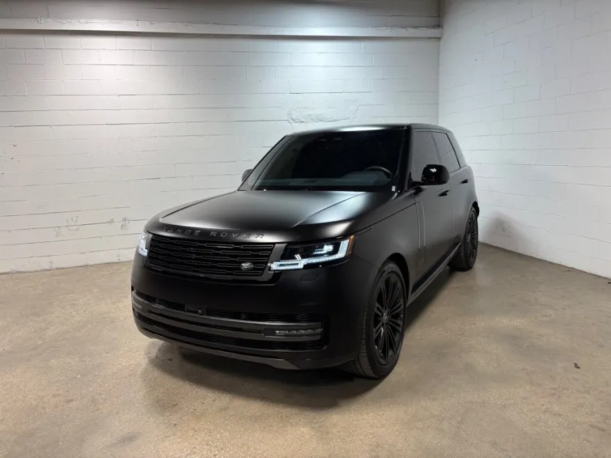 2025 Land Rover Range Rover SE photo 1