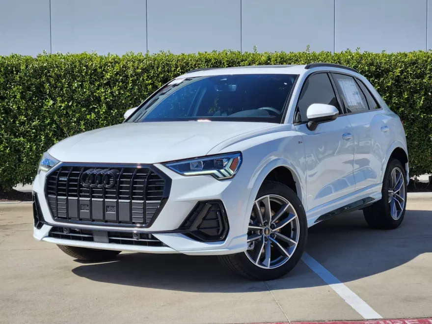 2025 Audi Q3 45 TFSI S line Premium photo 1