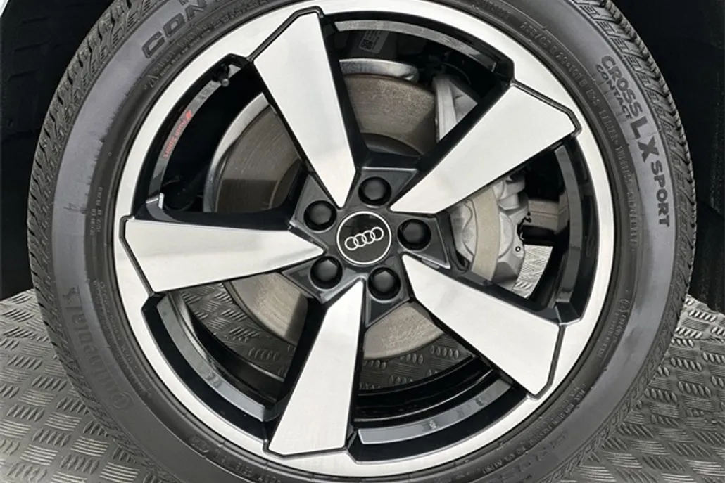 2023 Audi Q5 45 S line Premium Plus photo 1