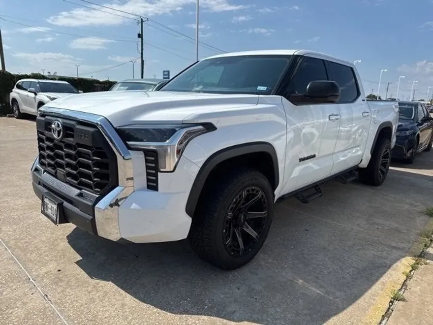 2022 Toyota Tundra SR5 CrewMax photo 1