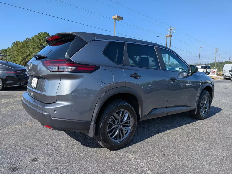 2025 Nissan Rogue S photo 1