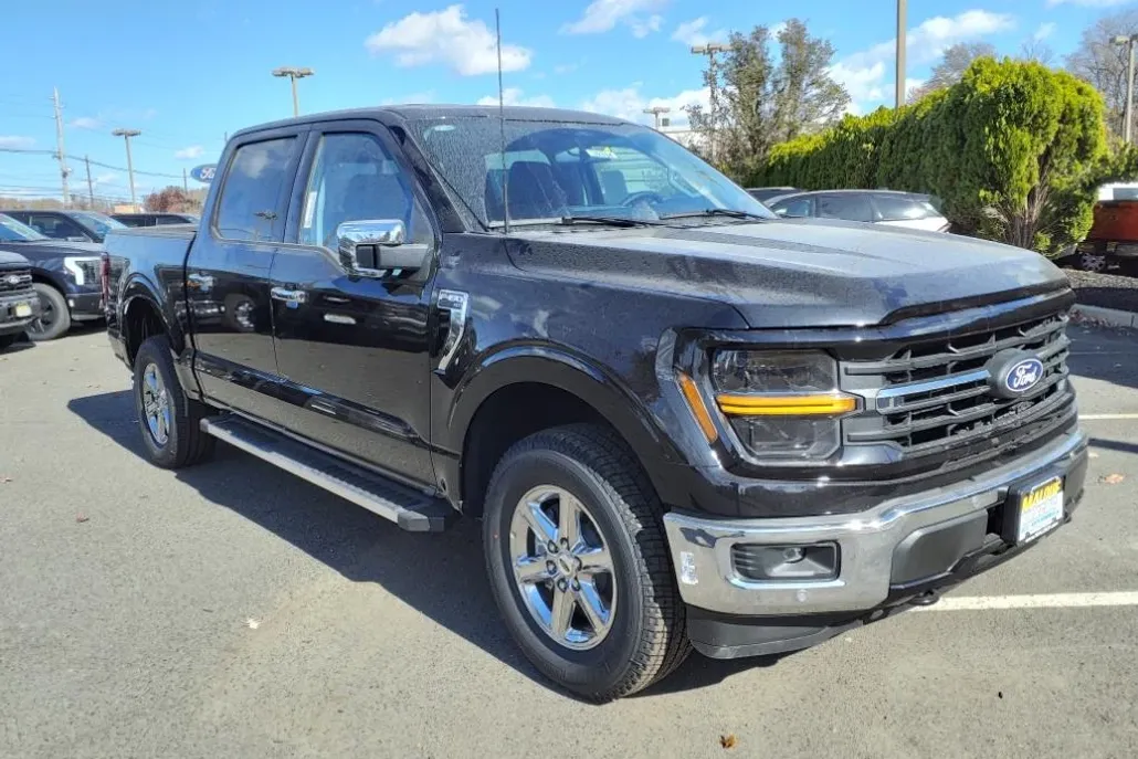 2024 Ford F-150 XLT photo 1