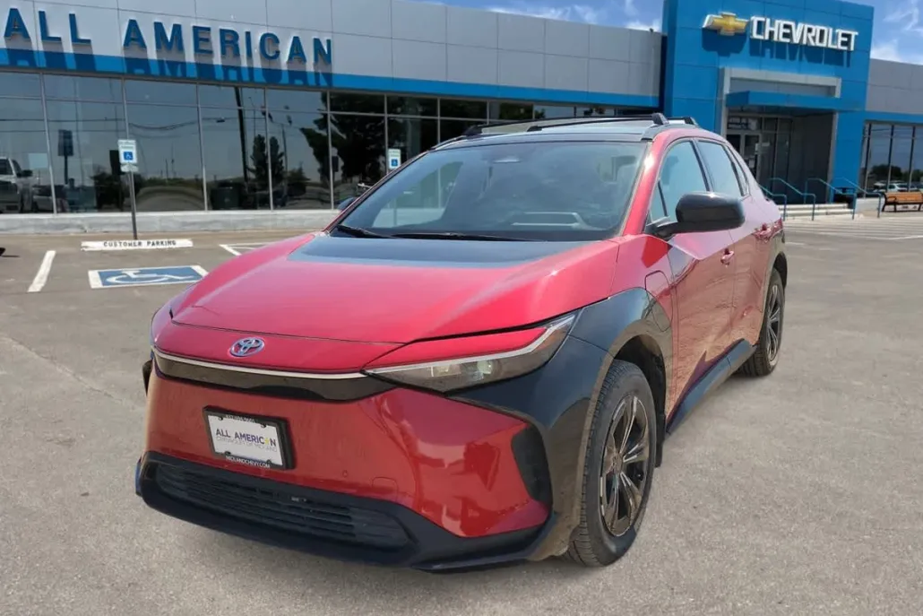2024 Toyota bZ4X XLE photo 1