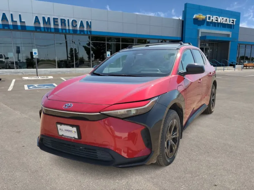 2024 Toyota bZ4X XLE photo 1