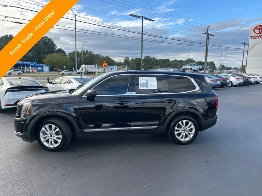 2021 Kia Telluride LX photo 1