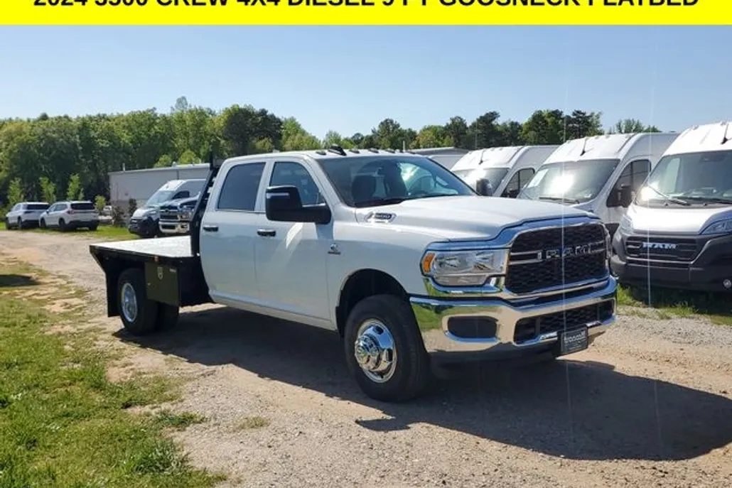 2024 Ram 3500 Tradesman photo 1
