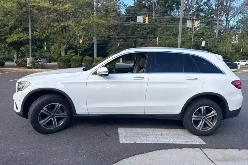 2019 Mercedes Benz GLC 300 4MATIC photo 1