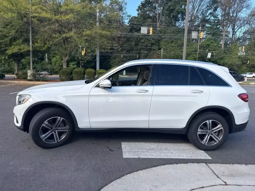 2019 Mercedes Benz GLC 300 4MATIC photo 1
