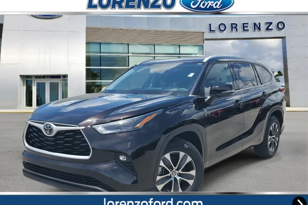 2022 Toyota Highlander XLE photo 1