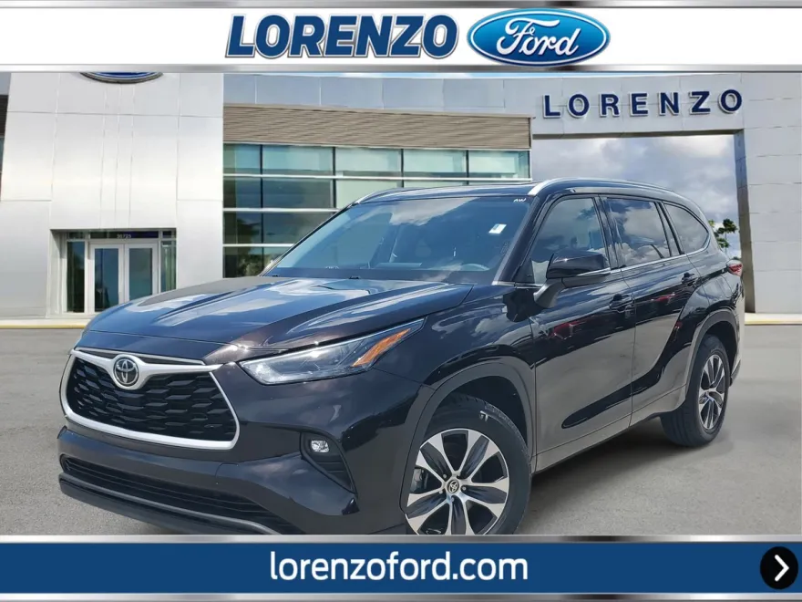 2022 Toyota Highlander XLE photo 1