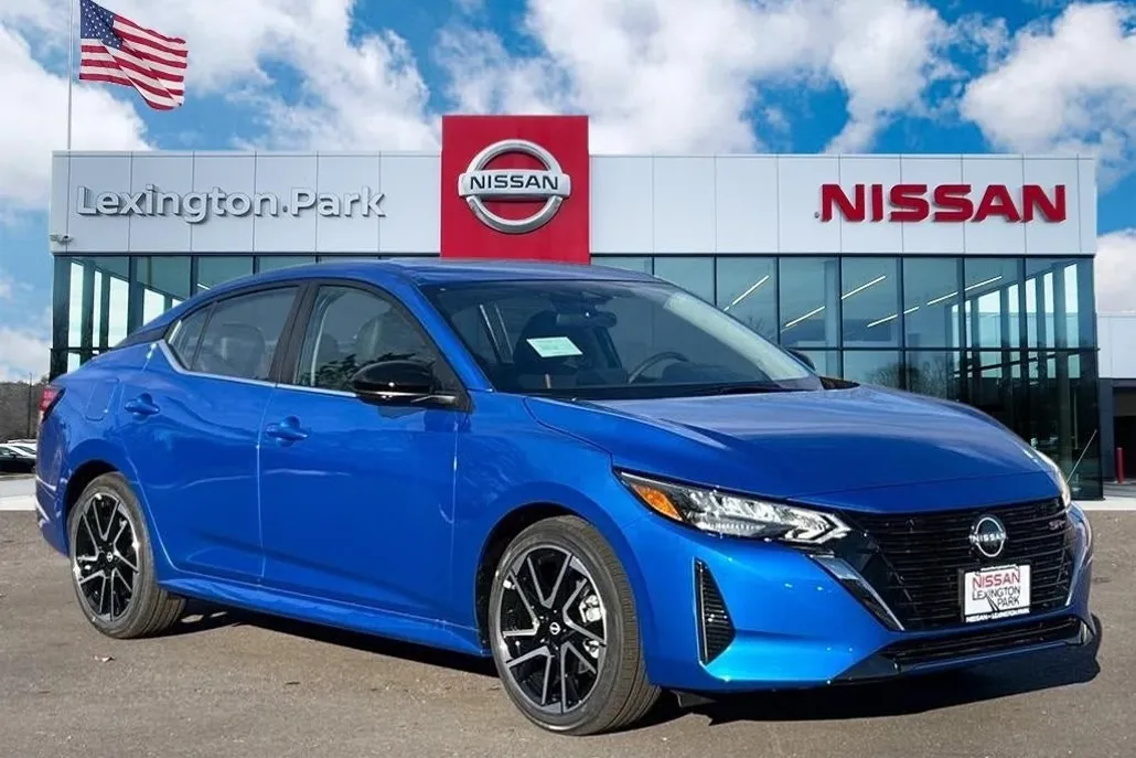 2025 Nissan Sentra SR photo 1