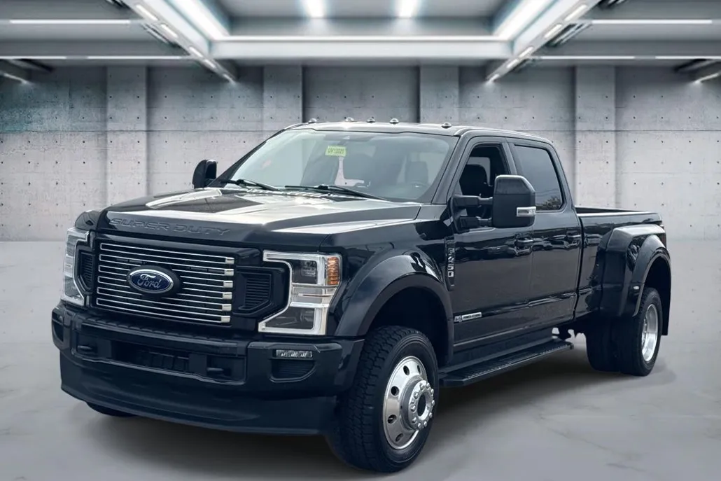 2022 Ford F-450 Lariat photo 1