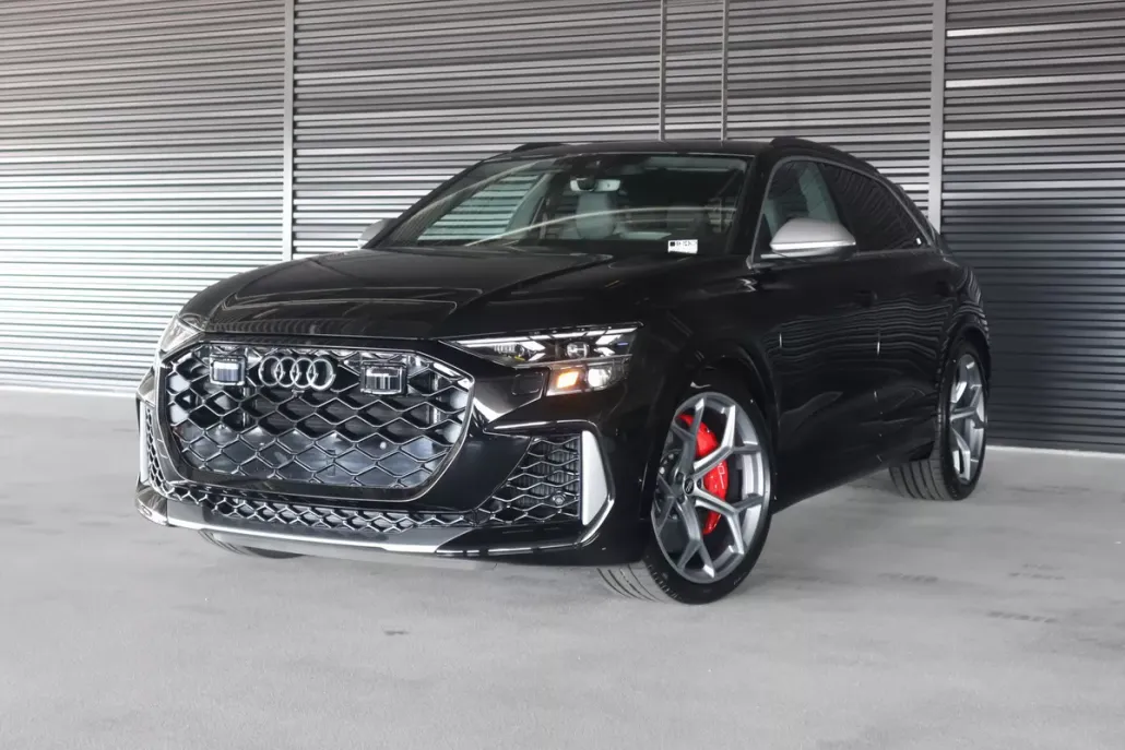 2025 Audi RS Q8 photo 1