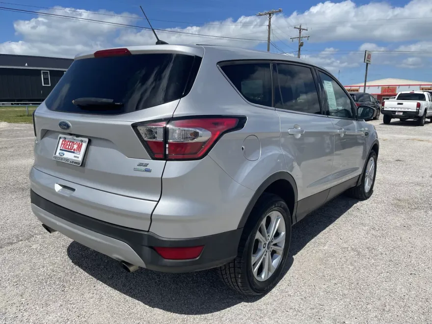 2017 Ford Escape SE photo 1