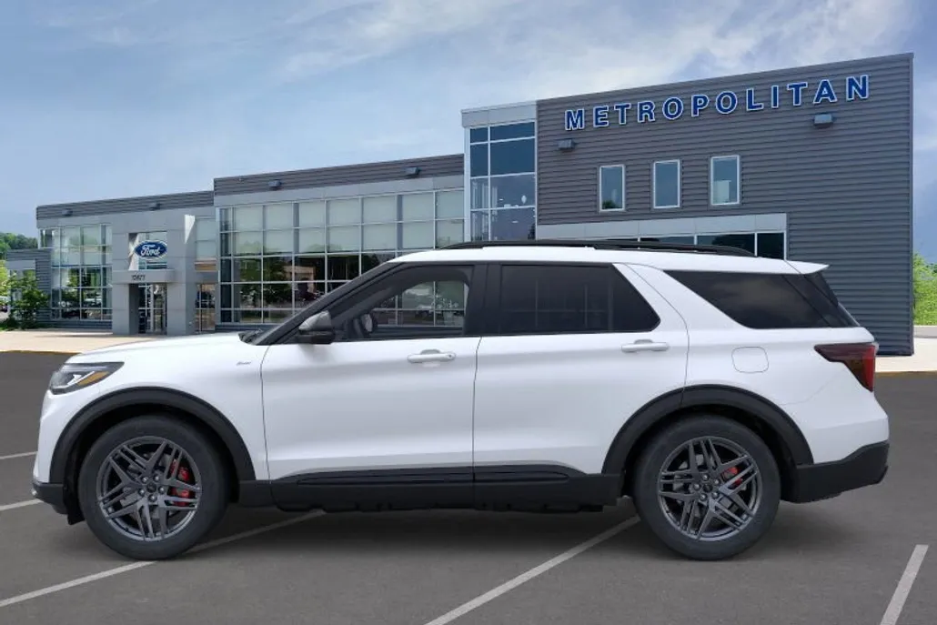 2025 Ford Explorer ST-Line photo 1