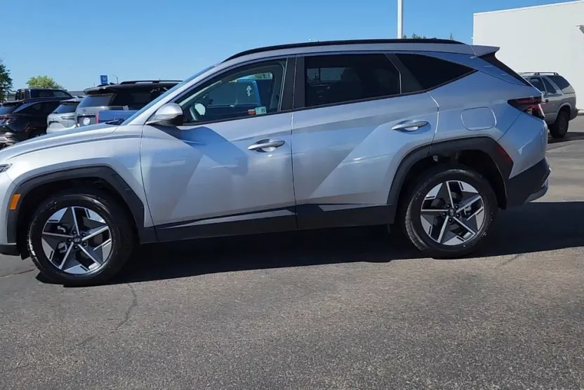 2025 Hyundai Tucson SEL photo 1