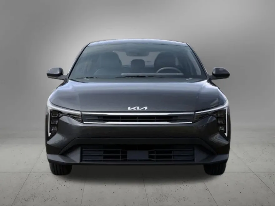2025 Kia K4 LXS photo 1