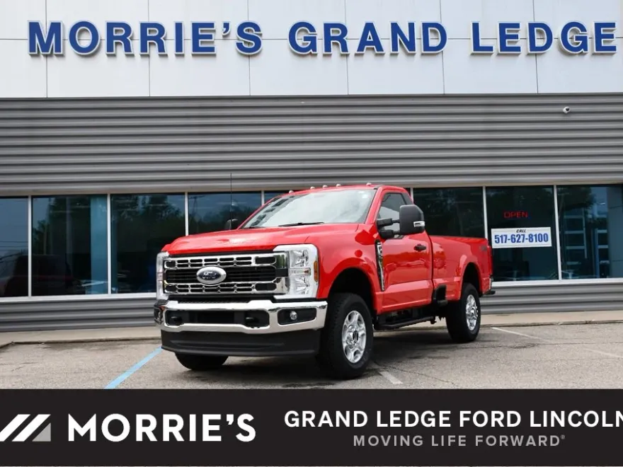 2025 Ford F-350 XLT photo 1