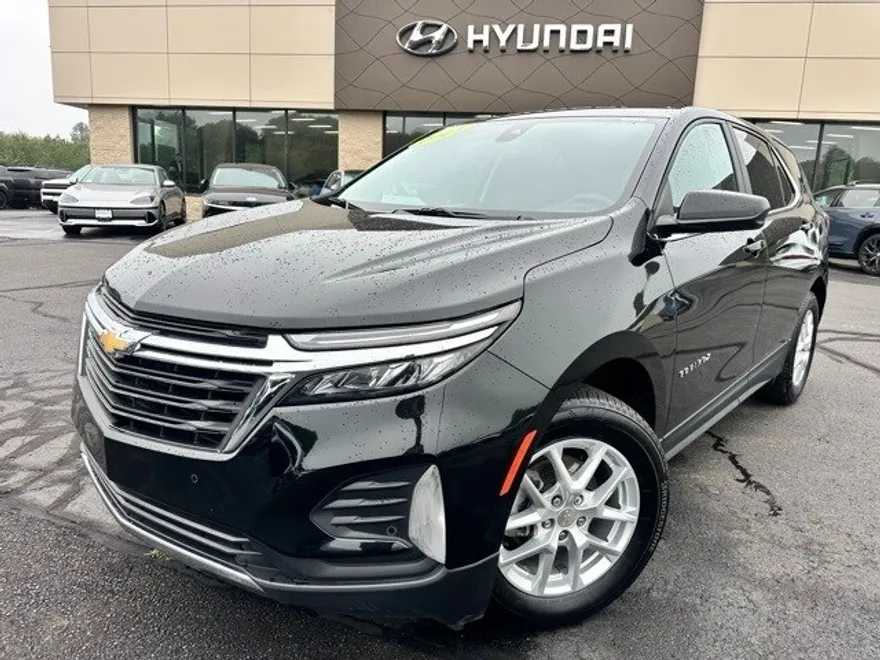 2024 Chevrolet Equinox LT photo 1