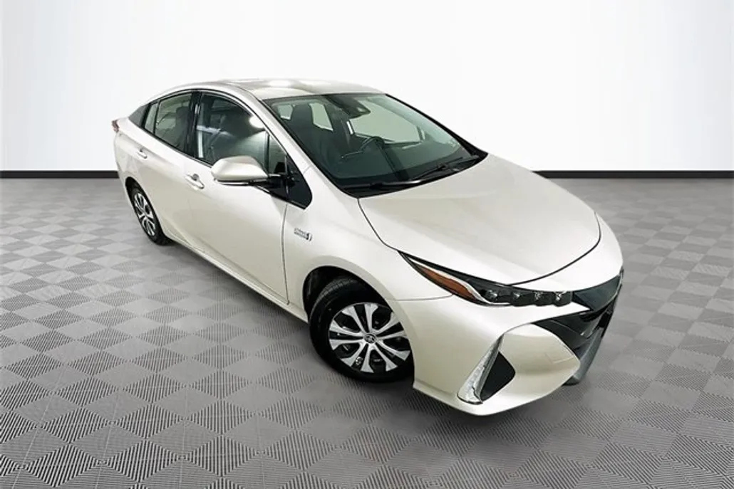 2020 Toyota Prius Prime XLE photo 1