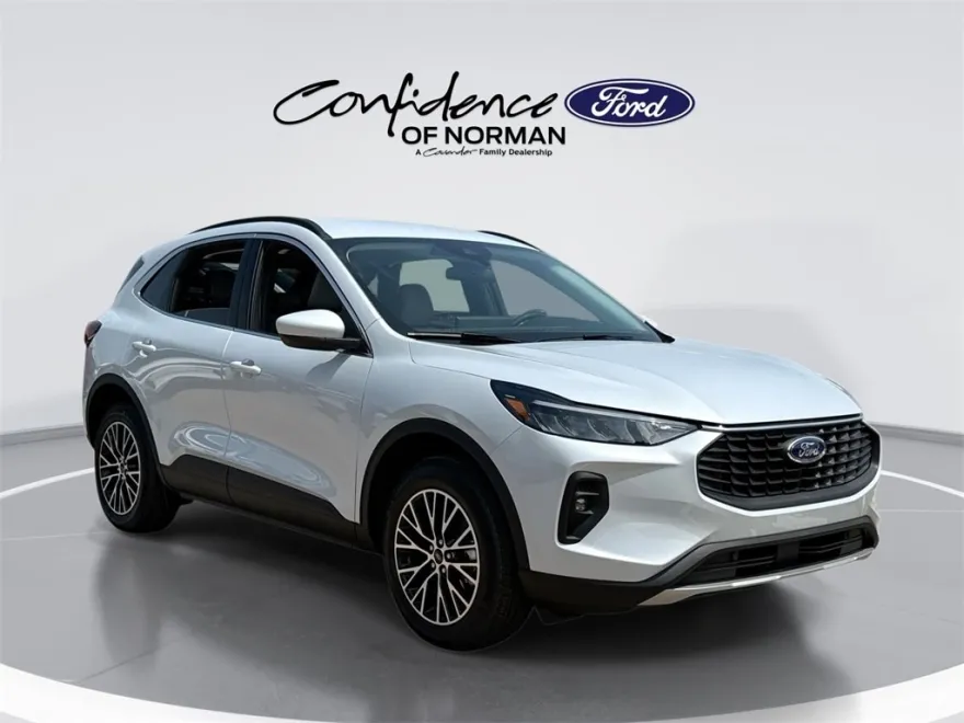 2025 Ford Escape Plug-In Hybrid photo 1