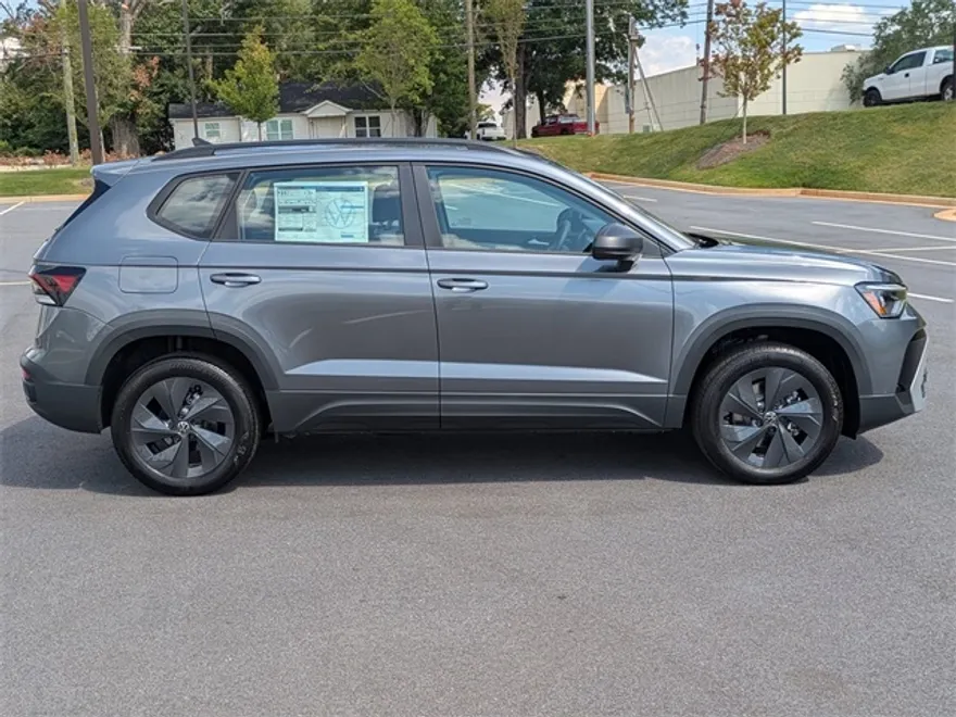 2025 Volkswagen Taos S photo 1