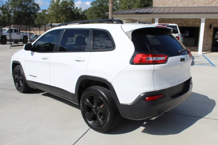 2015 Jeep Cherokee Latitude photo 1
