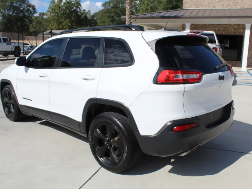 2015 Jeep Cherokee Latitude photo 1