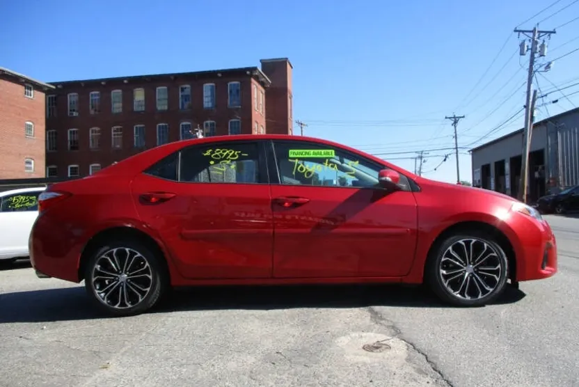 2015 Toyota Corolla Plus photo 1