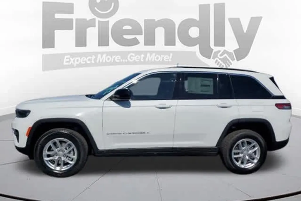 2025 Jeep Grand Cherokee Laredo X photo 1
