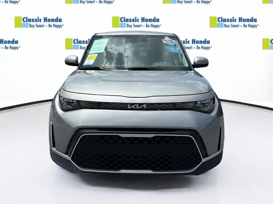 2024 Kia Soul LX photo 1
