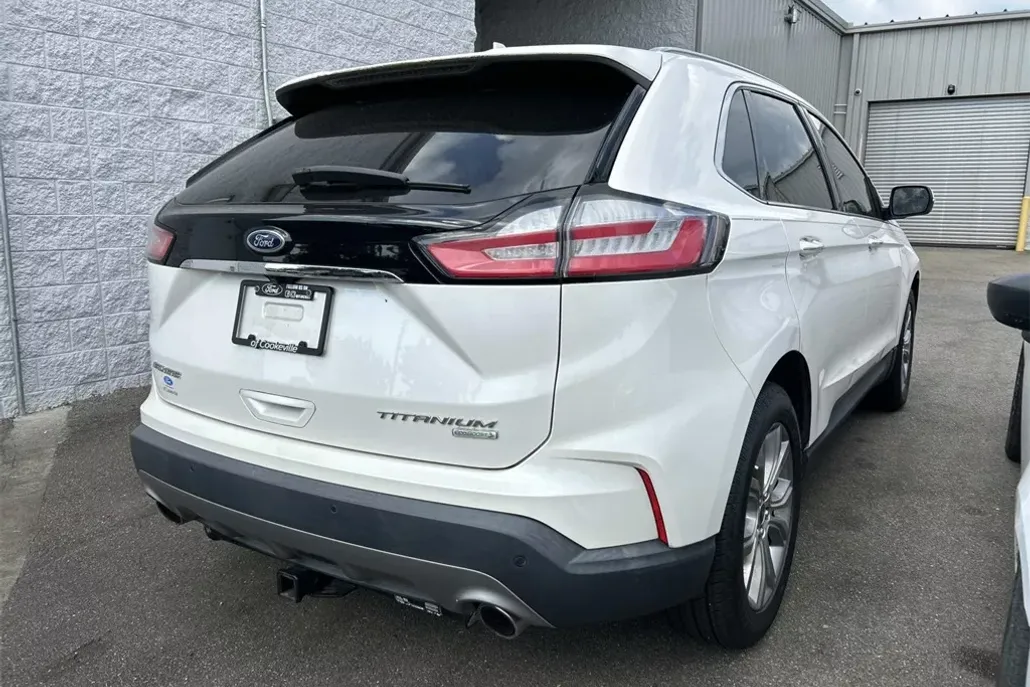 2019 Ford Edge Titanium photo 1
