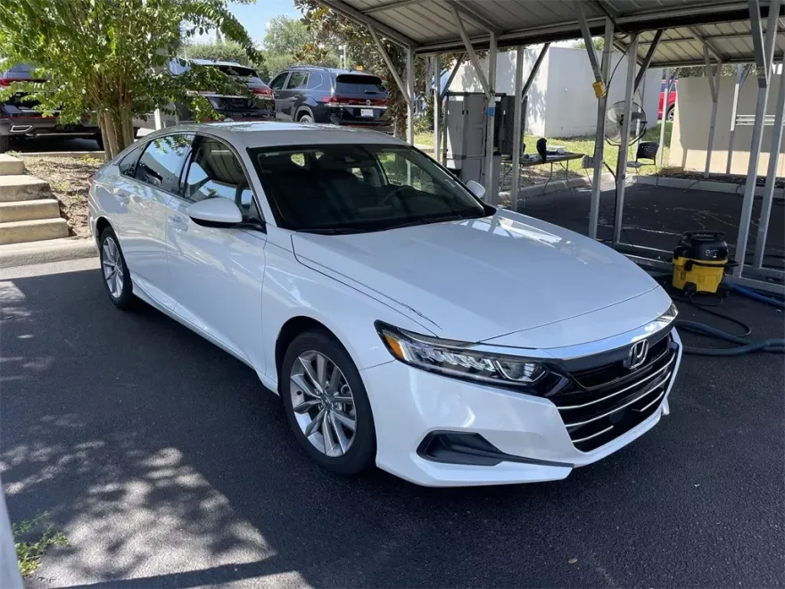 2022 Honda Accord LX photo 1
