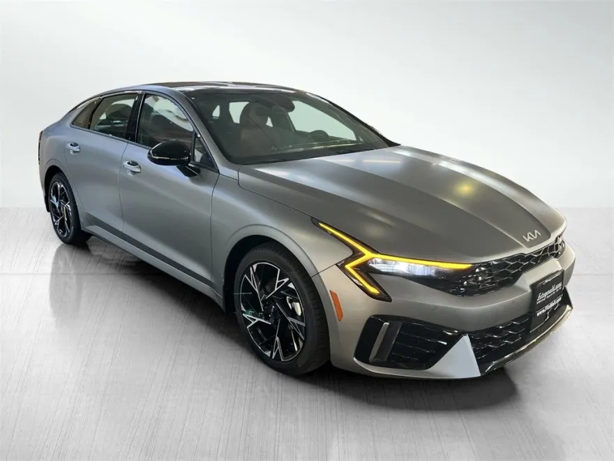2025 Kia K5 GT-Line photo 1