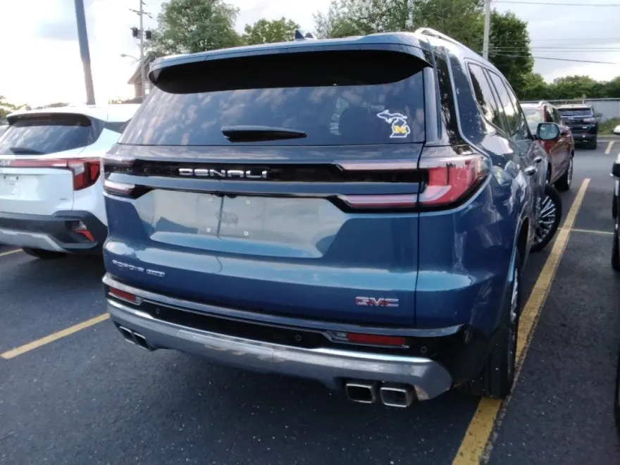 2024 Gmc Acadia Denali photo 1