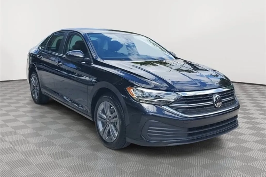 2024 Volkswagen Jetta SE photo 1