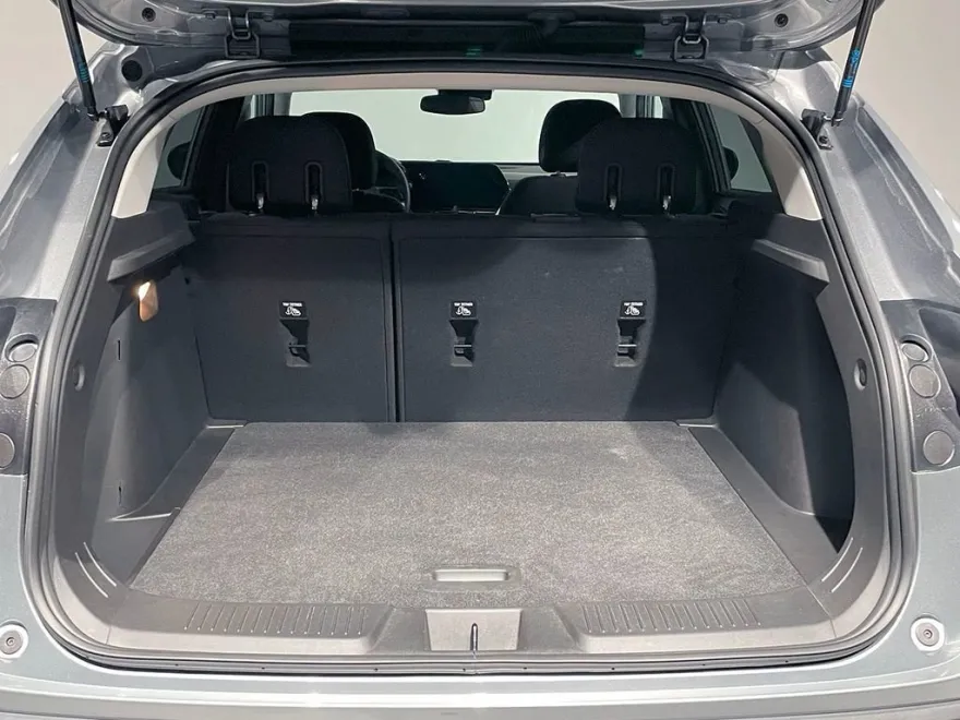 2024 Chevrolet Trax LS photo 1