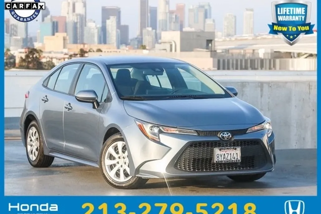 2022 Toyota Corolla LE photo 1