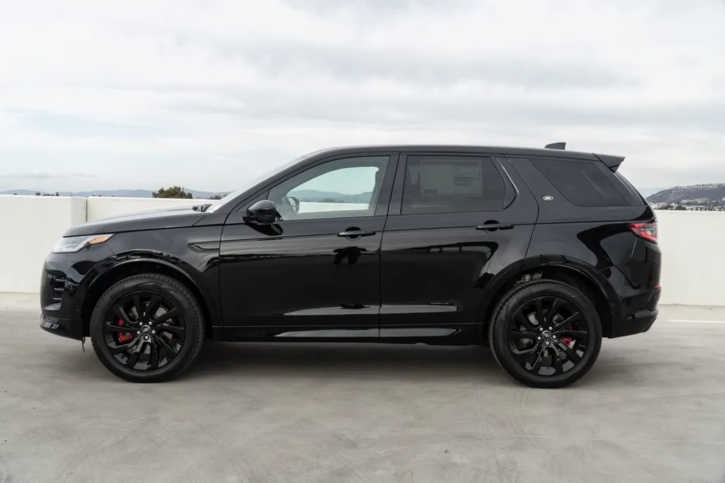 2025 Land Rover Discovery Sport SE photo 1