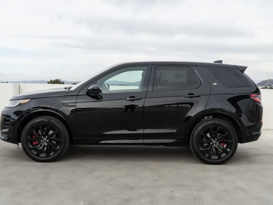 2025 Land Rover Discovery Sport SE photo 1