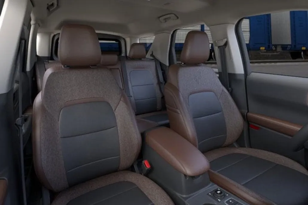 2025 Ford Bronco Sport Outer Banks photo 1