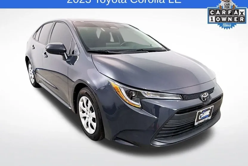 2023 Toyota Corolla LE photo 1