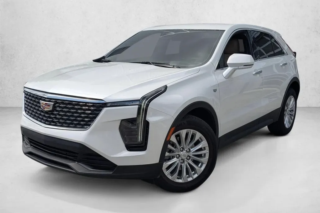2024 Cadillac XT4 Luxury photo 1