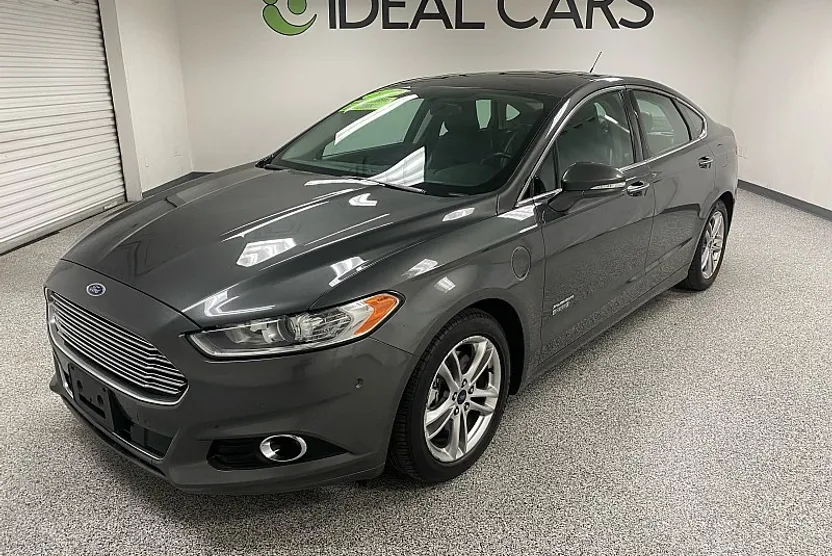 2015 Ford Fusion Energi Titanium photo 1