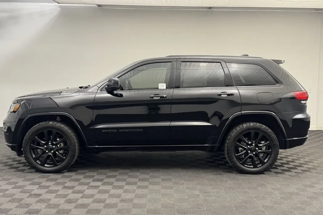 2020 Jeep Grand Cherokee Altitude photo 1